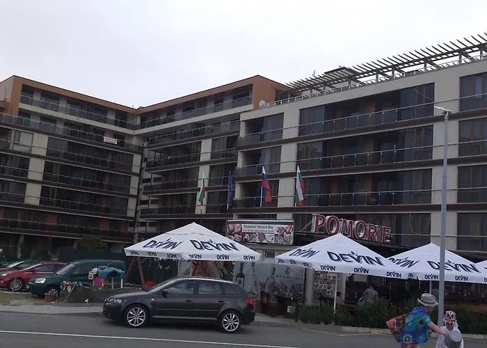 Apartamento Апартаменти В Поморие Комплекс На Първа Линия Плаж